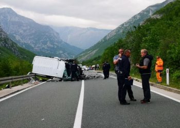 OSAM OSOBA POVRIJEĐENO U STRAVIČNOJ NESREĆI BIH: STVORILE SE VELIKE GUŽVE