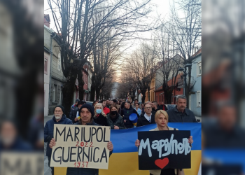 Cetinjani sinoć šetali za razoreni Mariupolj: To je nova Gernika!