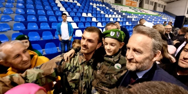 Izetbegović u Cazinu: Samo SDA ima snagu da preuzme odgovornost i vodi BiH u ovome što nam slijedi