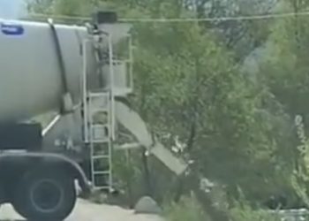 (VIDEO) B(r)ez komentara: Betoniranje rijeke Raške