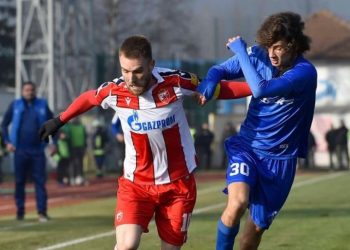 SANDŽAKLIJA OBLAČI DRES MANČESTER SITIJA 