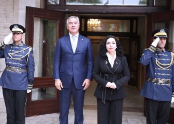 ĐUKANOVIĆ DOČEKAN SA NAJVIŠIM DRŽAVNIM POČASTIMA NA KOSOVU: “Crna Gora nastavlja da izgrađuje i jača odnose saradnje i povjerenja…” (FOTO)
