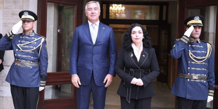 ĐUKANOVIĆ DOČEKAN SA NAJVIŠIM DRŽAVNIM POČASTIMA NA KOSOVU: “Crna Gora nastavlja da izgrađuje i jača odnose saradnje i povjerenja…” (FOTO)