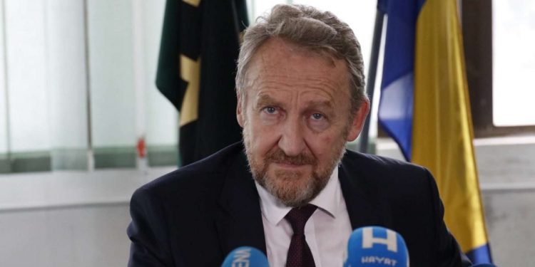 “Vrijeme da se sve vrati na fabričke postavke, idemo u Brisel da potpišemo”