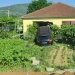 Automobil udario u kuću, tri osobe povrijeđene