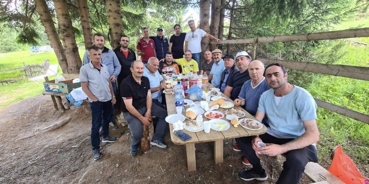 (FOTO&VIDEO) UDRUŽENJE PČELARA TUTIN ORGANIZOVALO DRUŽENJE NA PONORU