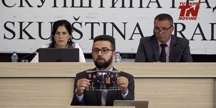 (VIDEO) CIRKUS ODBORNIKA SPP-a U SKUPŠTINI GRADA NOVOGA PAZARA