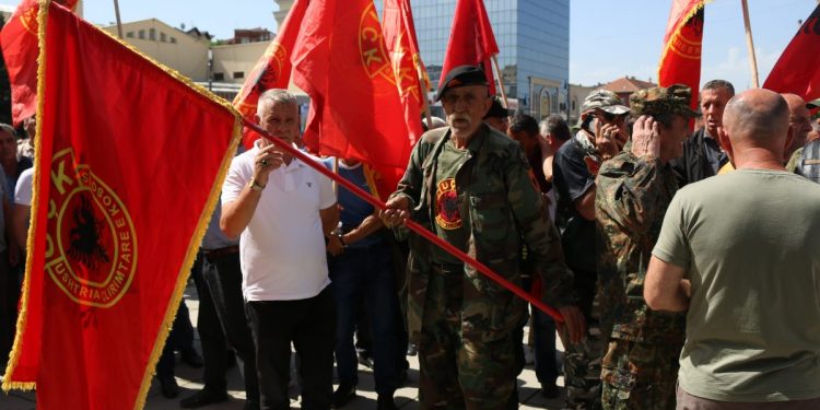 Sumnjivi veterani OVK-a koštali Kosovo 300 miliona eura!