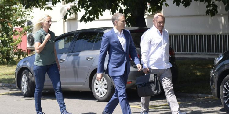 Stefanović poslije tri sata napustio SUK, obratio se medijima