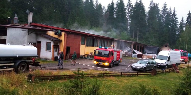 ROŽAJE: GROM UNIŠTIO FABRIKU
