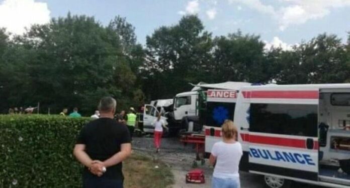 POGINULI ČLANOVI MUZIČKOG BENDA: DETALJI TEŠKE SAOBRAĆAJNE NESREĆE KOJA SE DOGODILA KOD POŽEGE