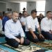 IZETBEGOVIĆ I NOVALIĆ JUČE KLANJALI DŽUMA – NAMAZ U PRINČEVOJ DŽAMIJI