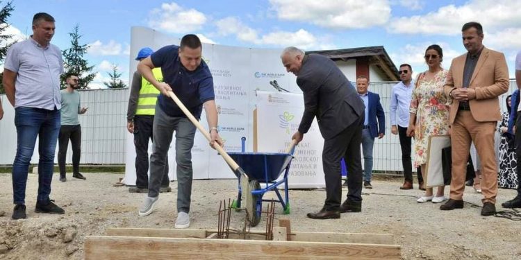 (VIDEO) Položen kamen temeljac za predškolsku ustanovu, još 100 novih mjesta za najmlađe stanovnike Tutina