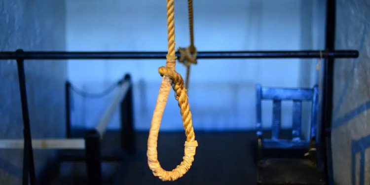 RUKAMA RAZBIO STAKLO NA VRATIMA PA BRATA SKINUO SA VJEŠALA: MLADIĆ U TEŠKOM STANJU PRIMLJEN NA LIJEČENJE