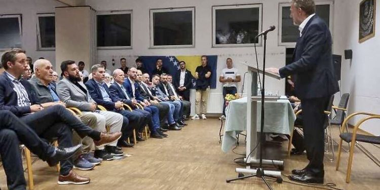 Izetbegović u Stuttgartu: Dijaspora u dva dana može promijeniti odnose u BiH