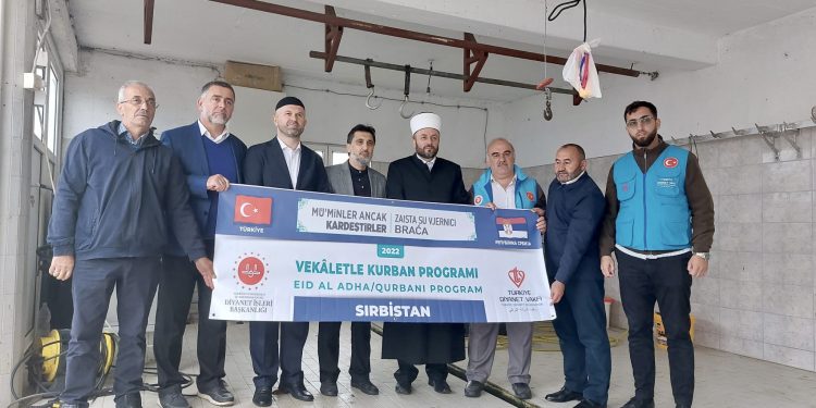 (FOTO) IZS: JUTROS ZAPOČETO KLANJE KURBANA