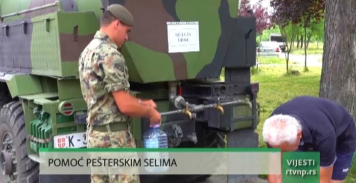 (VIDEO) Vojska pomaže pešterskim selima