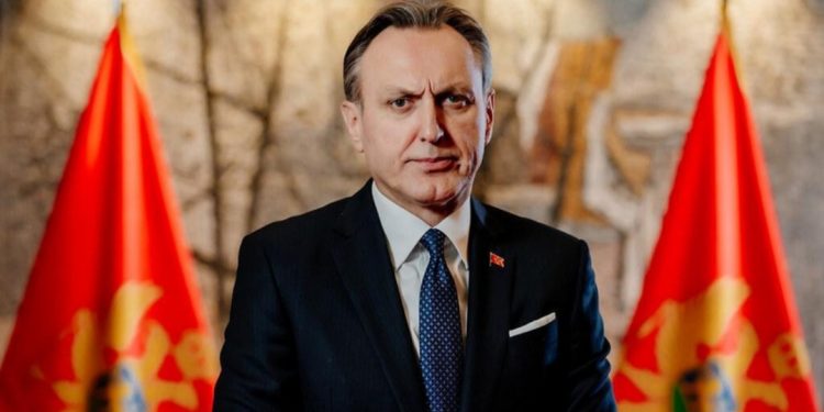 Ranko Krivokapić traži od MUP-a da se ambasador Srbije Vladimir Božović protjera iz CG