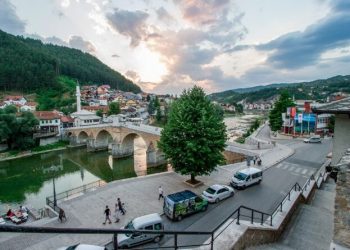 Nepoznata žena u Konjicu napravila tri džamije, svakog Ramazana stanovnicima sela šalje pakete hrane, kurbane za Kurban bajram…