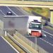 (VIDEO) Pucanje prednje lijeve gume – kamion je presjekao autocestu cijelom širinom
