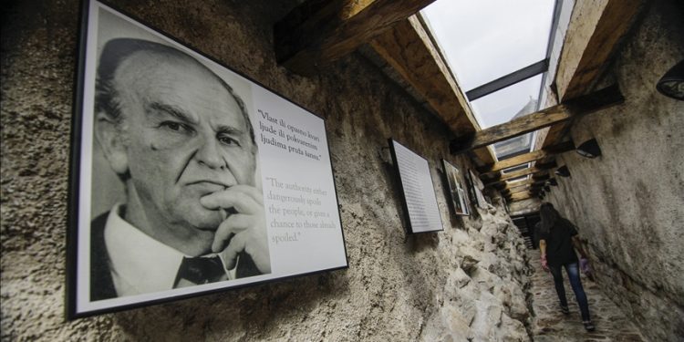 MIŠLJENJE – Kako sam vremenom bolje razumio Aliju Izetbegovića