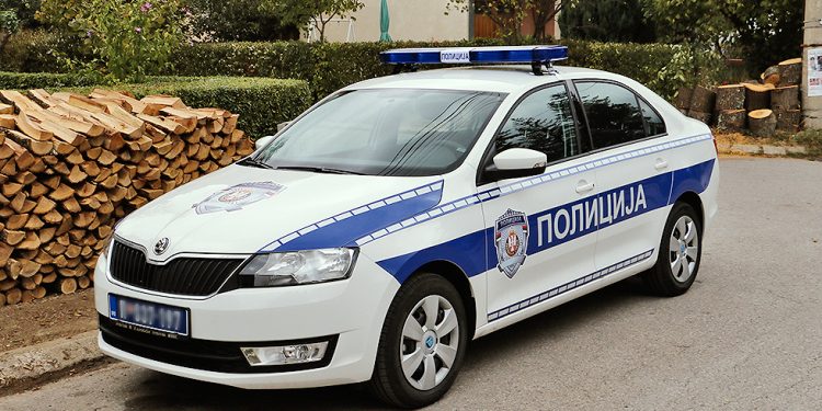 Muškarac i djevojka napali starca u Novom Pazaru i oteli mu 3.500 evra! Uhapšeni nakon više krivičnih djela