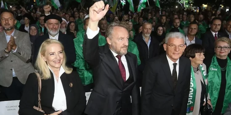 Izetbegović na prvom predizbornom skupu: Povećat ćemo plate i penzije, slijedi napredak BiH