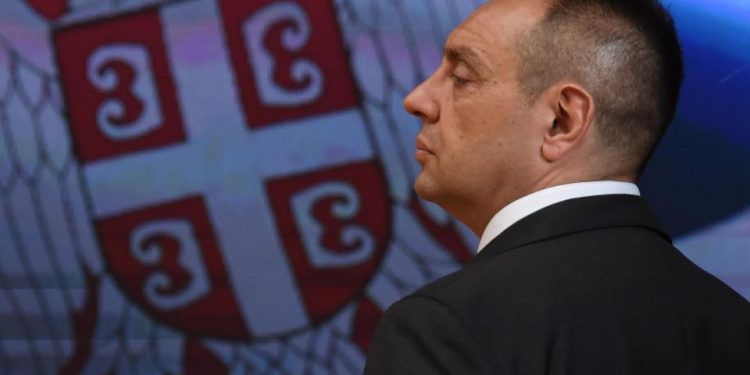 LJUTITI VULIN RUŽIO AMBASADORE SAD i EU u SRBIJI: “Nikakve šetnje na kojima može doći do besmislenih i po interese Srbije i građana štetnih..”