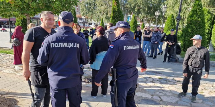 FOTO-VIDEO) Održana ekološka akcija “Šetnja za reke”