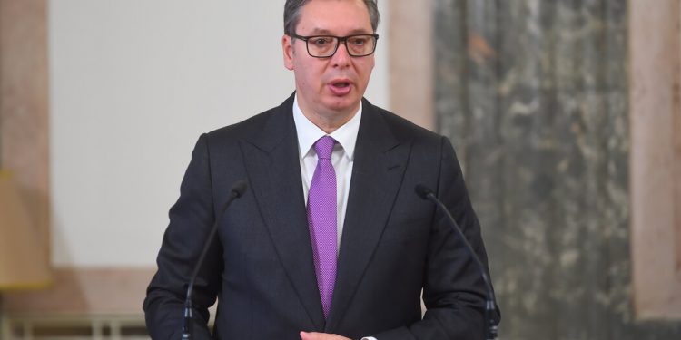 Vučić izgubio živce zbog pitanja o Šešelju i SPC: Nisam ja ni pop ni vladika, kod nas je crkva nezavisna