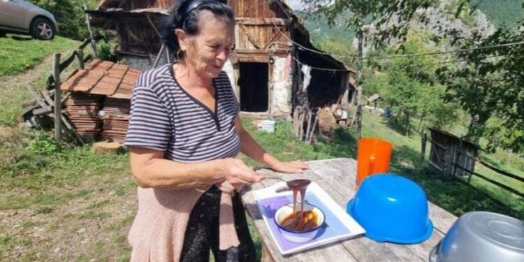 Prijepoljsko selo poznato po pravljenju specijaliteta a recept otkrivaju Murat i Hajrija