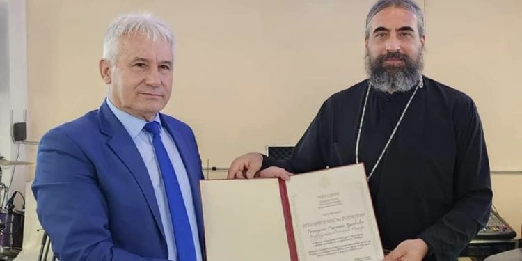 Rožaje: Predsjednik Husović primio visoko odlikovanje Srpske pravoslavne crkve