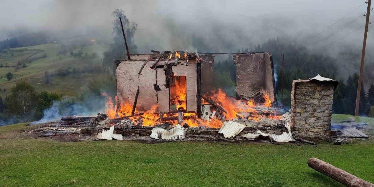 U BLIŠKOVI KOD BIJELOG POLJA IZGORELA KUĆA LEKOVIĆA