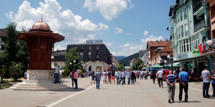Načelnik i inspektori rožajske policije tukli se na ulici?
