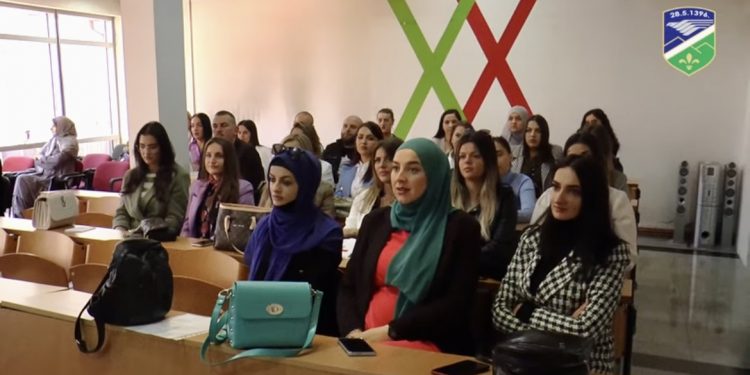 (VIDEO) Na univerzitetu EDUCONS u Tutinu organizovana svečana dodjela diploma 