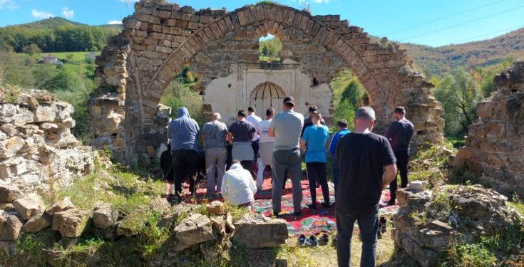 Pripreme za obnovu: Bjelopoljski džemat opet krčio harem porušene Hajdar pašine džamije u Radulićima