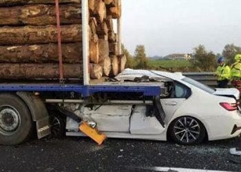 Teška saobraćajna nesreća u kojoj je jedna osoba smrtno stradala