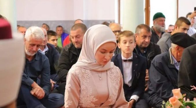 MLADA HADIDŽA REŠIĆ NOVA JE HAFIZA KUR’ANA ČASNOG: PROUČENA HAFISKA DOVA