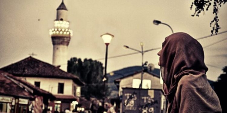 ”Allah ga prokleo, do kada će više piti alkohol?!” Tada je Muhammed,a.s., rekao: ”Ne proklinjite ga! Tako mi Allaha…”
