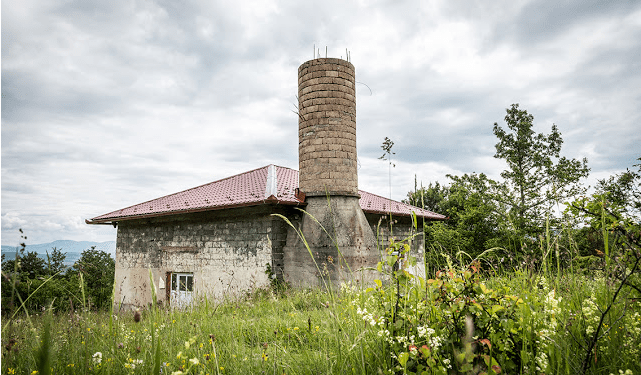 KAKO JE BESKUĆNIK NURIJA SAGRADIO DŽAMIJU-CIJELI ŽIVOT PRODAVAO JE NOVINE KAKO BI ISPUNIO SVOJ SAN !
