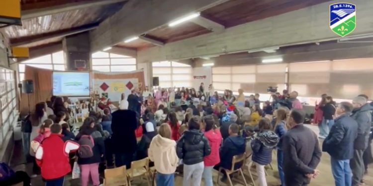 (VIDEO) OŠ “Rifat Burdžović Tršo” obilježila 20. novembar – Dan Sandžaka