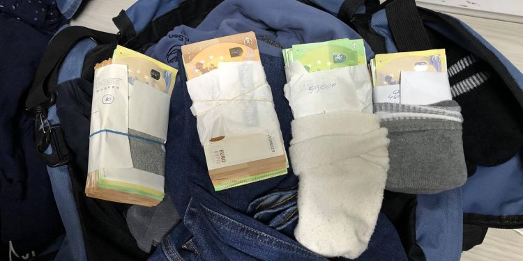 Skoro 60.000 evra u čarapama