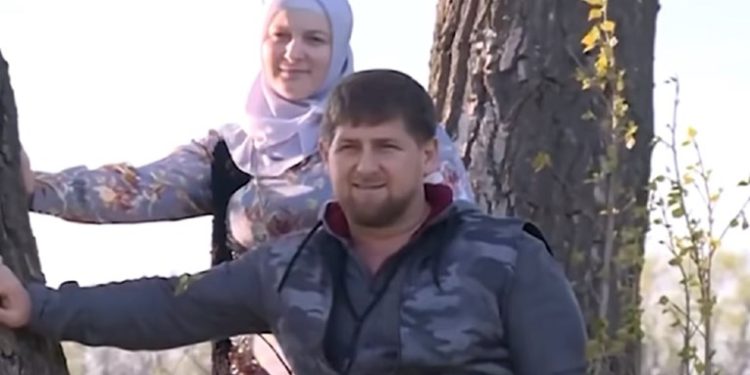 Kadirova žena rodila 14 djece: Putin joj dao nagradu Herojska majka!