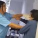 Uznemirujući snimak: Medicinska sestra s Kosova šamara i šutira staricu, a druge se smiju
