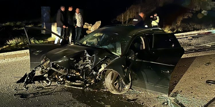 (FOTO) TUTIN: TEŠKA SAOBRAĆAJNA NESREĆA U NASELJU DUBOVO!