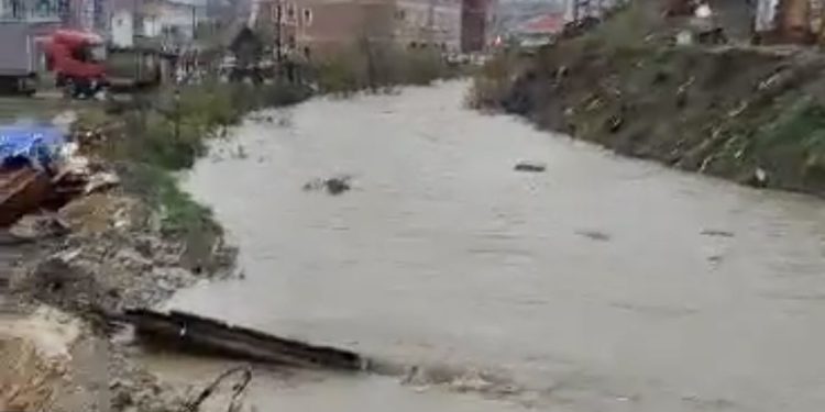 (VIDEO) TUTIN NA IVICI OD POPLAVA