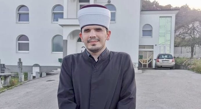 Salkan ef. Delić, prva slijepa osoba koja je diplomant na Islamskom fakultetu