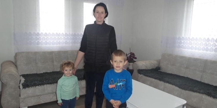 Sandžak: Samohrana majka za mjesec dana useljena u novi dom!