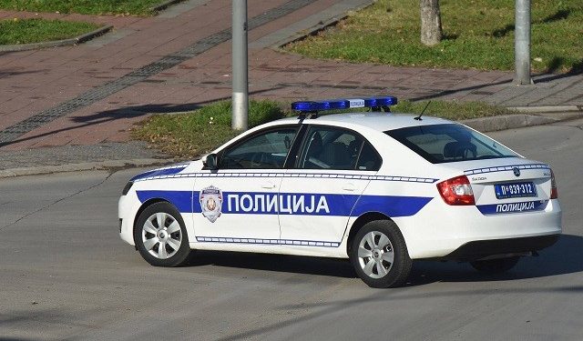 POLICAJAC IZVRŠIO SAMOUBISTVO: POTEGAO PIŠTOLJ NA ULICI ISPRED SPORTSKOG CENTRA, IZA SEBE OSTAVIO TROJE DJECE I SUPRUGU