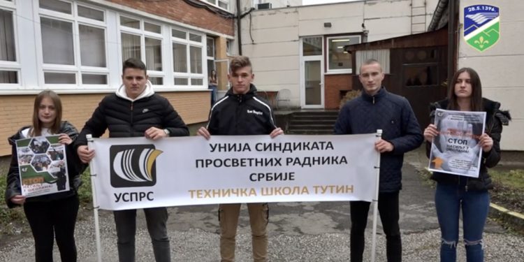 (VIDEO) Prosvetari u Tutinu rekli: “Stop nasilju u školama”